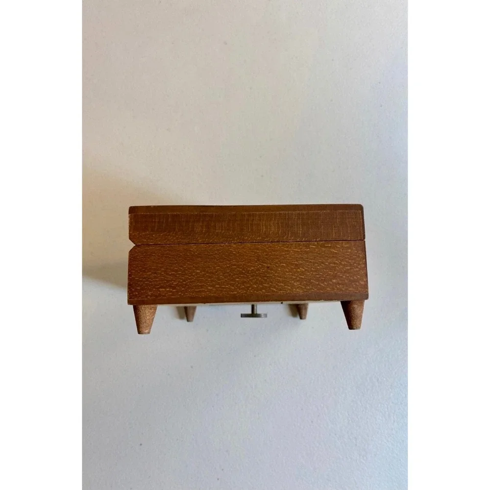 Vintage‎ Swiss Reuge Carved Wooden Music Box/Jewelry Box
